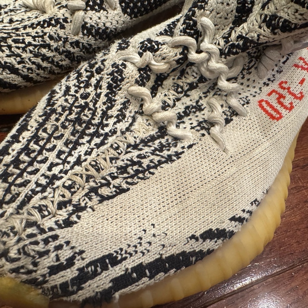Adidas Yeezy Boost 350 V2 in Zebra Men’s Sz 11 Used Condition White Black Red - Picture 5 of 9
